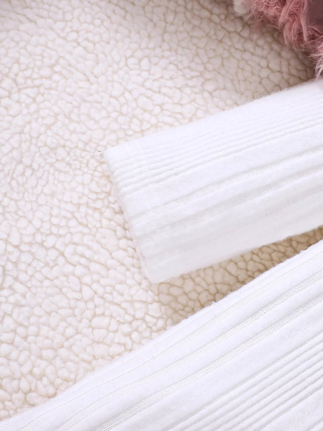 5ae3642b858a4e2ea794359203d4383e-Max-Origin