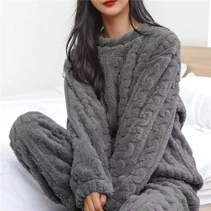 Soft Coral Velvet Jacquard Warm Pajama Set for Women Cozy Loungewear Outerwear for Winter Christmas Valentine's Day Gift ﻿