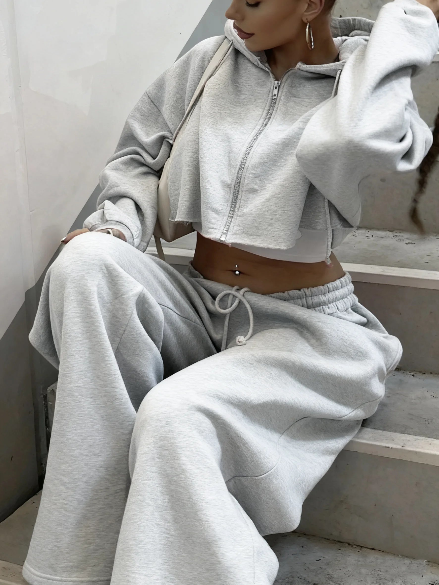 Women Hooded Zip-up Cropped Sweatshirt and Long Pants 2 Piece Sets Autumn Casual Hoodies Sweatpants Suit Tracksuits