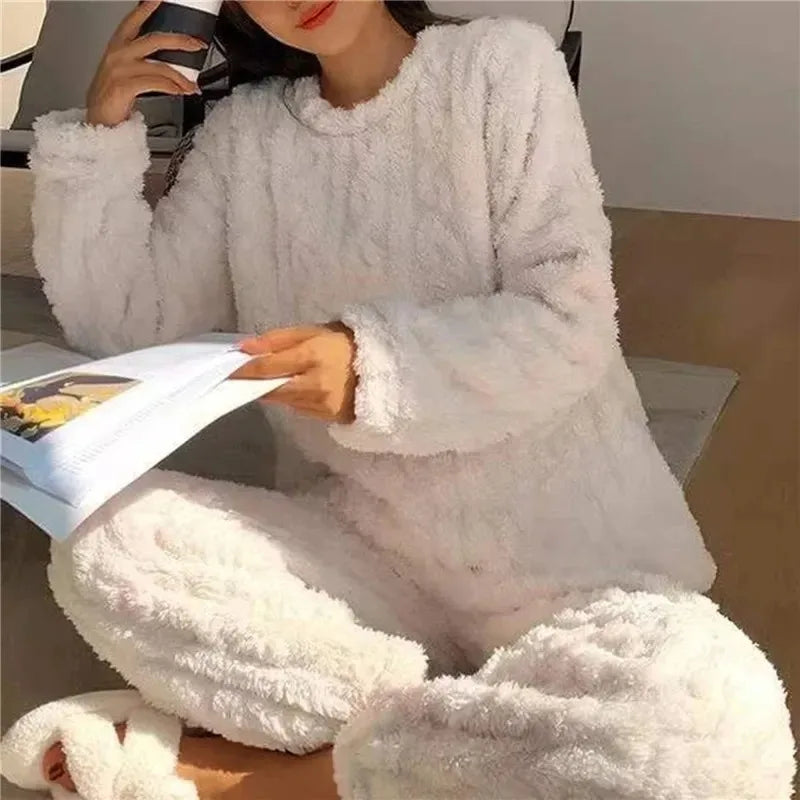 Soft Coral Velvet Jacquard Warm Pajama Set for Women Cozy Loungewear Outerwear for Winter Christmas Valentine's Day Gift ﻿