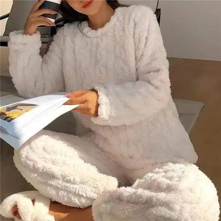Soft Coral Velvet Jacquard Warm Pajama Set for Women Cozy Loungewear Outerwear for Winter Christmas Valentine's Day Gift ﻿