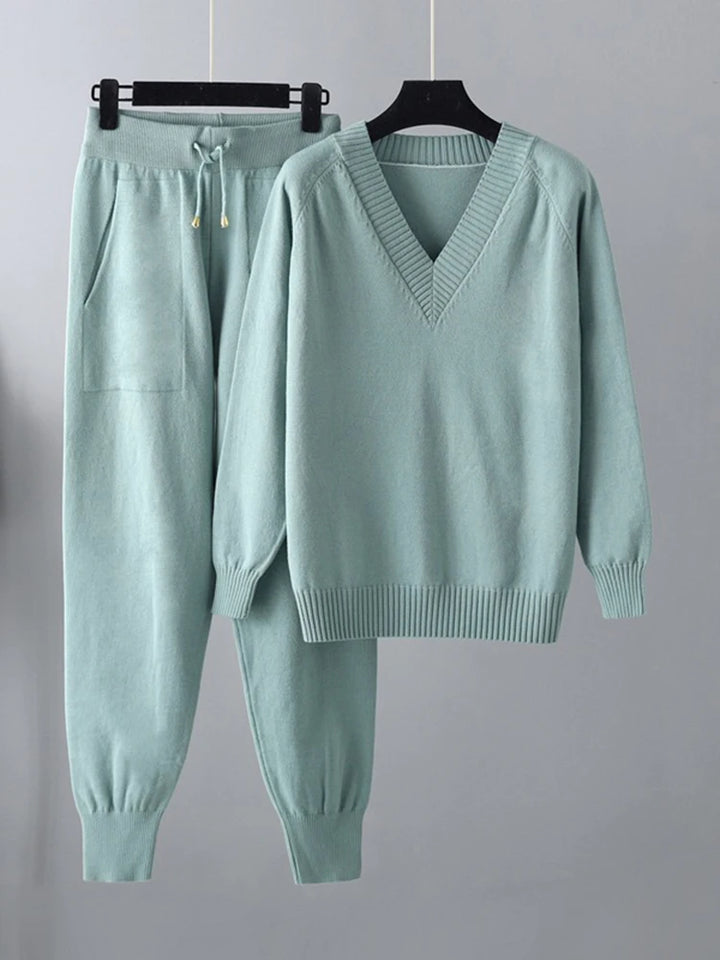 GVUW Knitted Women 2 Pieces Set Women V Neck Full Sleeve Sweater + Pencil Pants Solid Color New Female Clothing